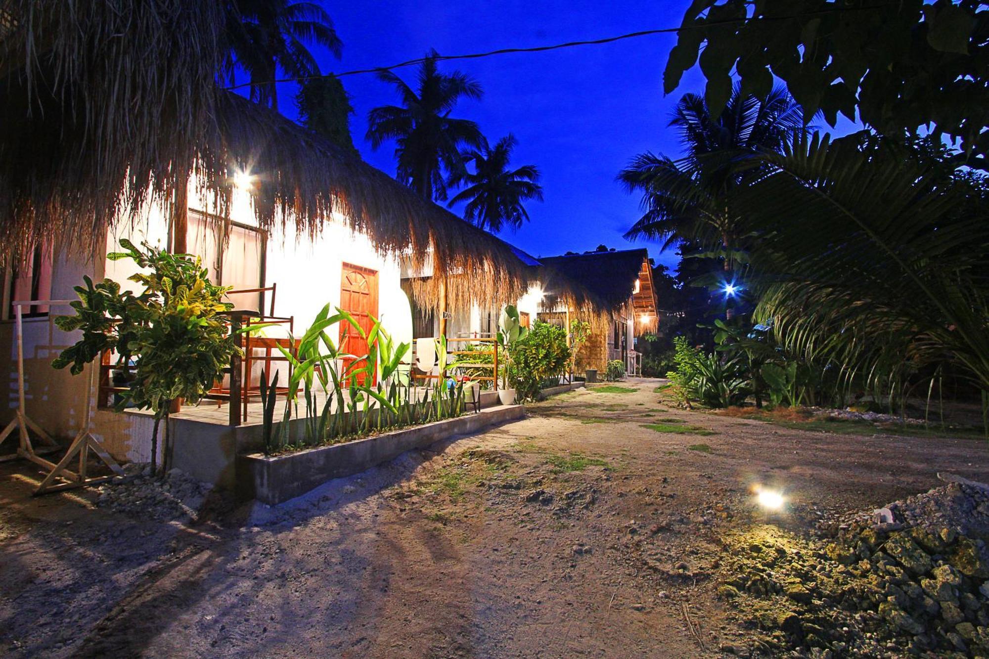 Ozen Freediving Hostel เจเนอรัลลูนา ภายนอก รูปภาพ